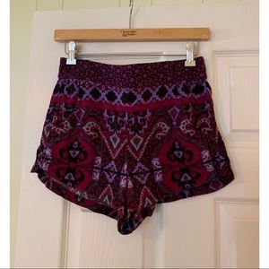 🅴🆇🅿︎🆁🅴🆂🆂 shorts